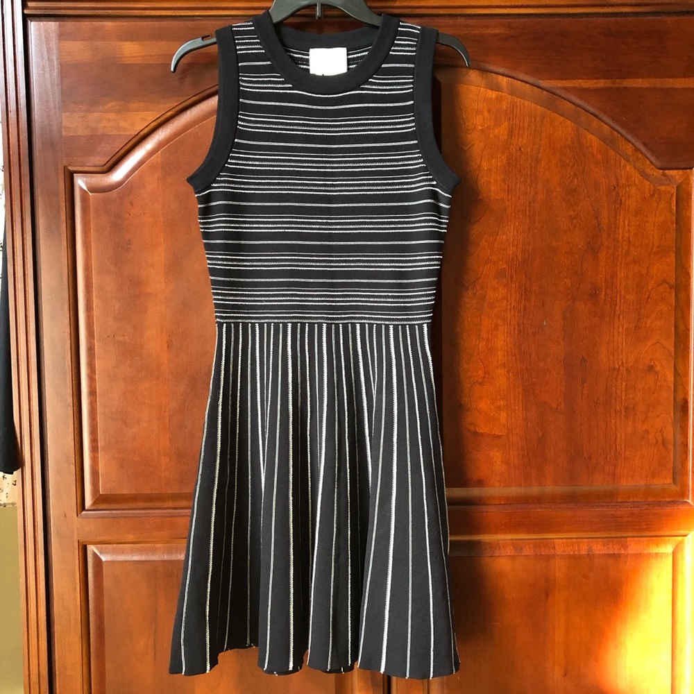 Kate Spade Black & White Knit Dress. Size XS.